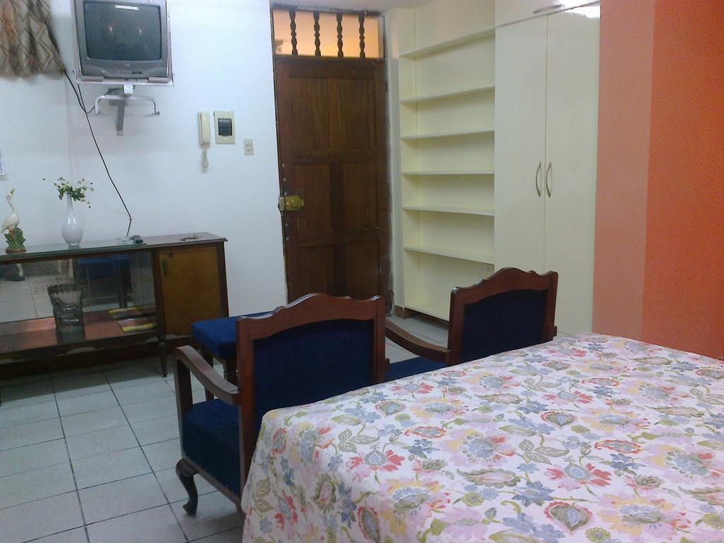 Strenua Santa Maria Suites Trujillo Cameră foto
