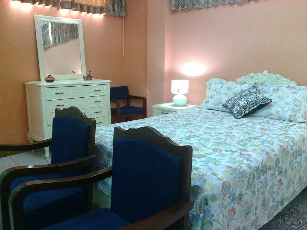 Strenua Santa Maria Suites Trujillo Cameră foto