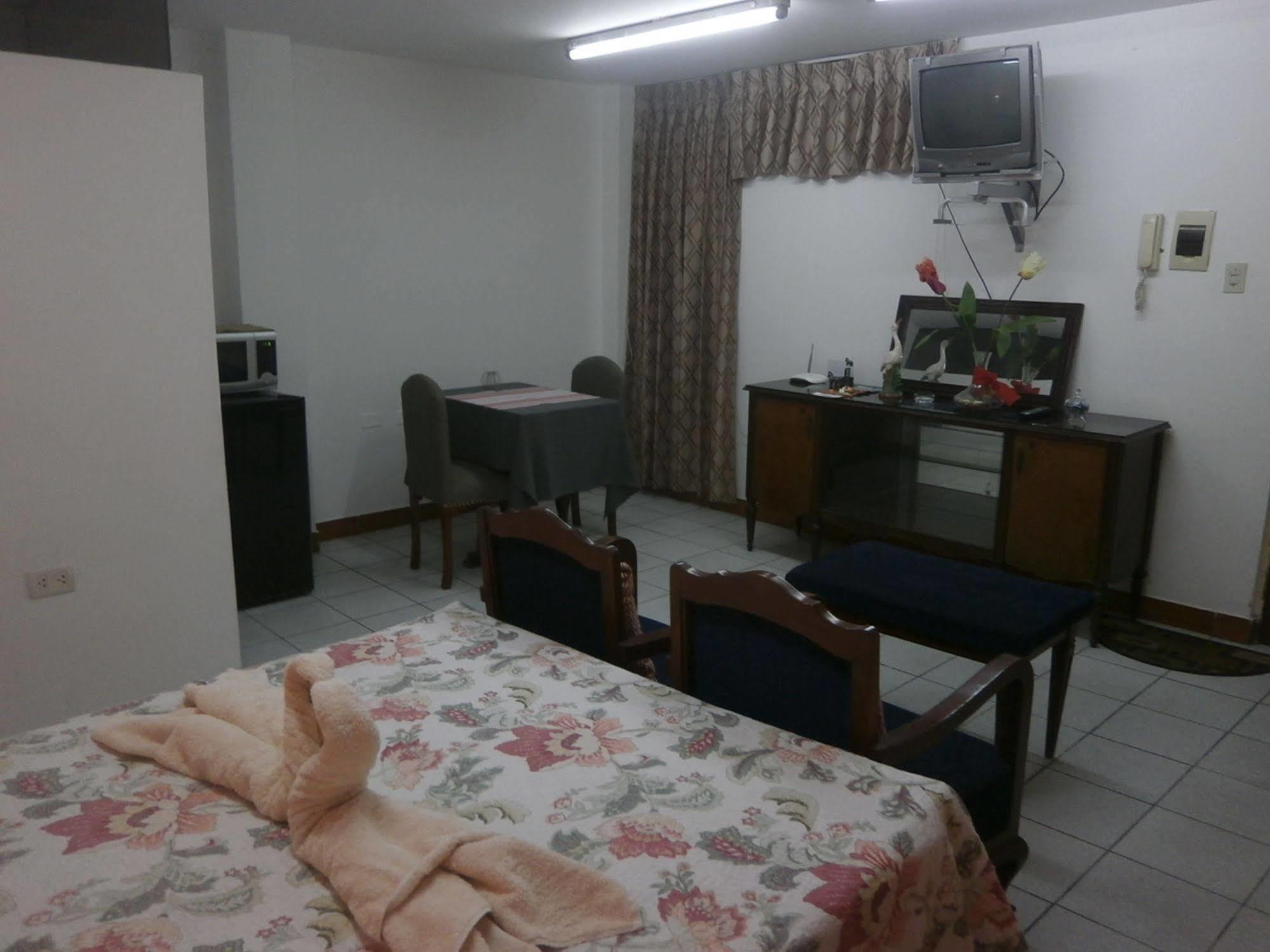 Strenua Santa Maria Suites Trujillo Exterior foto